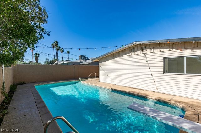 2211 Frontier Ave Avenue, Las Vegas, NV 89106