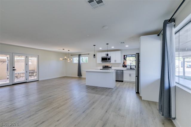 2211 Frontier Ave Avenue, Las Vegas, NV 89106