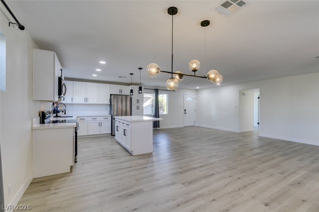 2211 Frontier Ave Avenue, Las Vegas, NV 89106