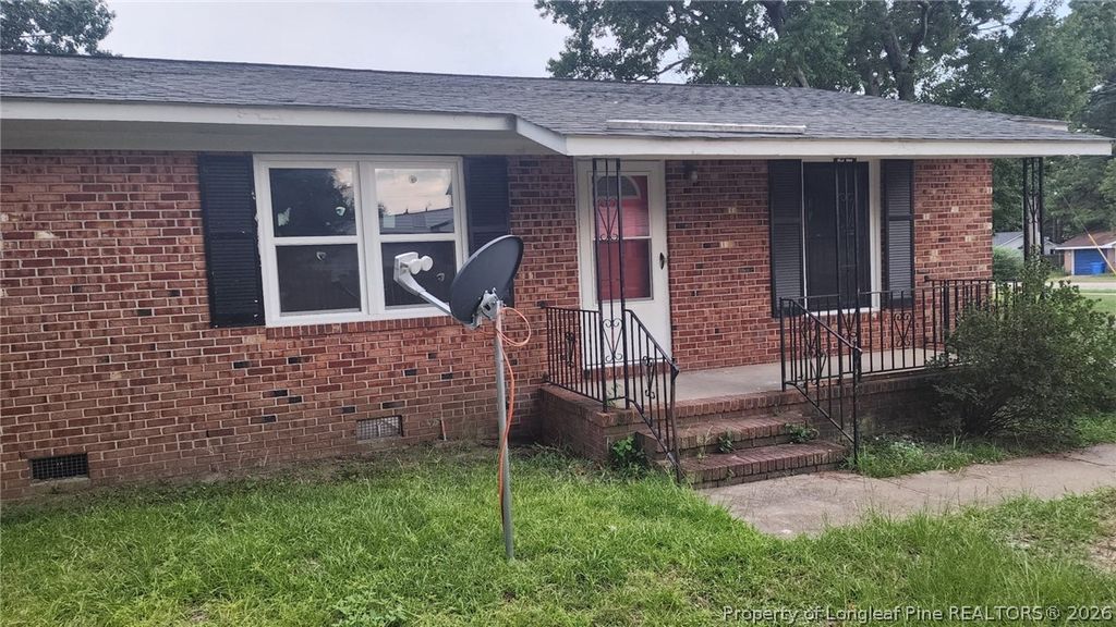 4916 Rosehill Road, Fayetteville, NC 28311