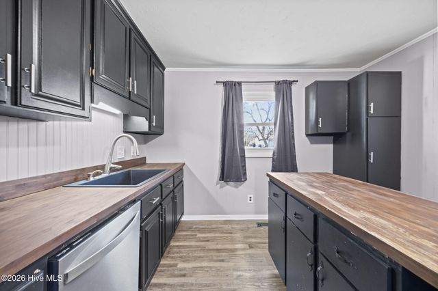 1414 Davis Street, Jacksonville, NC 28540