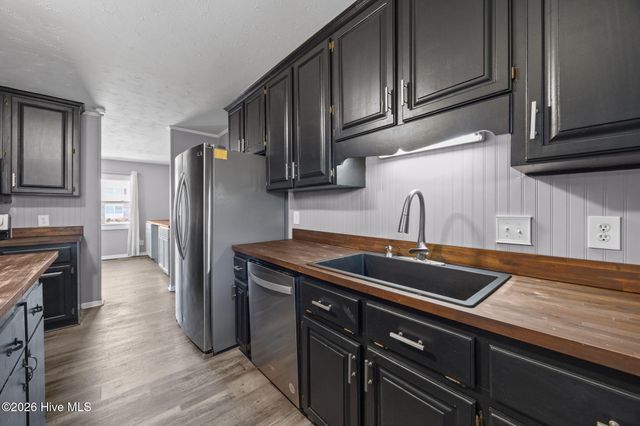 1414 Davis Street, Jacksonville, NC 28540