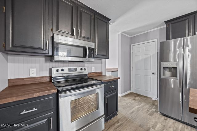 1414 Davis Street, Jacksonville, NC 28540