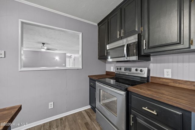 1414 Davis Street, Jacksonville, NC 28540