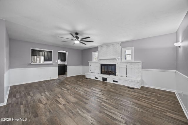 1414 Davis Street, Jacksonville, NC 28540