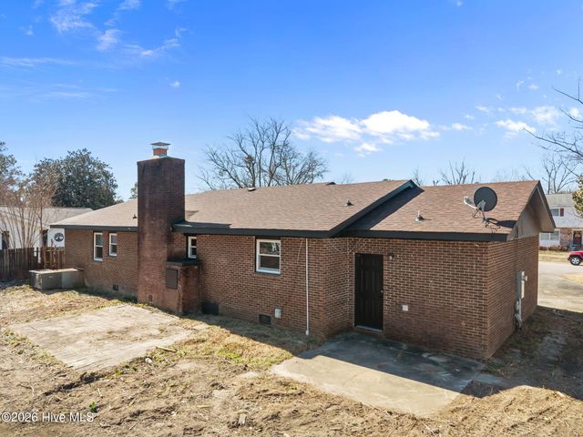 1414 Davis Street, Jacksonville, NC 28540