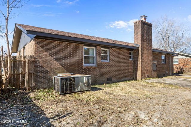 1414 Davis Street, Jacksonville, NC 28540