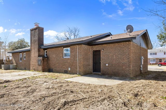 1414 Davis Street, Jacksonville, NC 28540