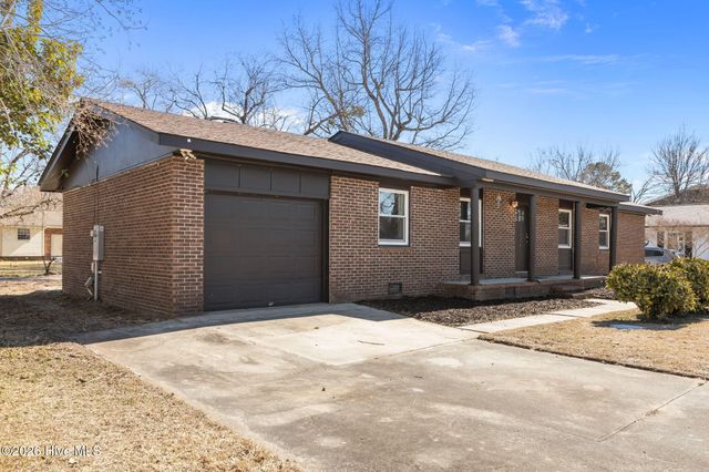 1414 Davis Street, Jacksonville, NC 28540