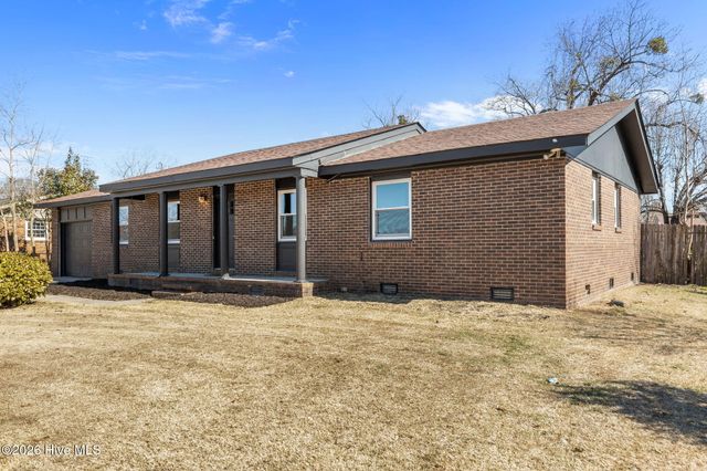 1414 Davis Street, Jacksonville, NC 28540