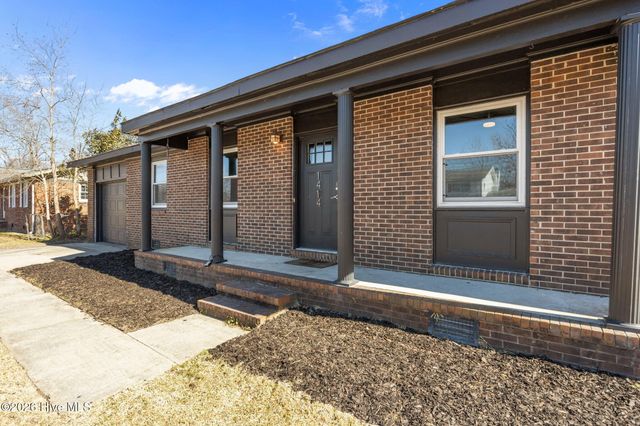 1414 Davis Street, Jacksonville, NC 28540