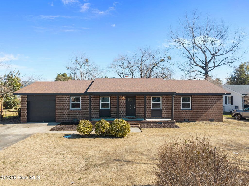 1414 Davis Street, Jacksonville, NC 28540