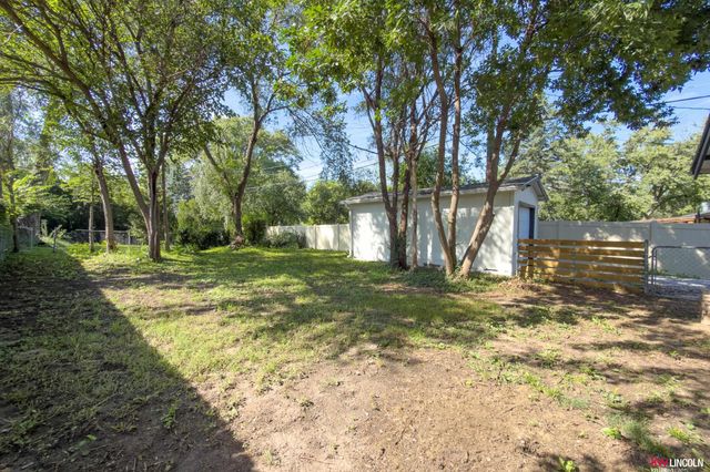 3341 S 42 Street, Lincoln, NE 68506