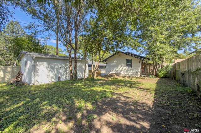 3341 S 42 Street, Lincoln, NE 68506
