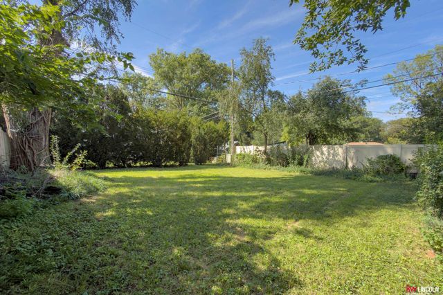 3341 S 42 Street, Lincoln, NE 68506
