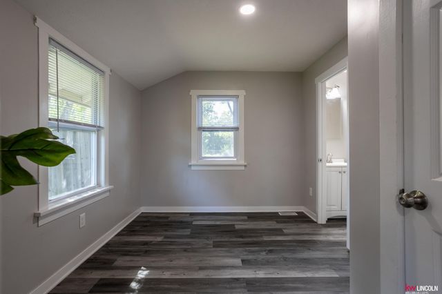 3341 S 42 Street, Lincoln, NE 68506