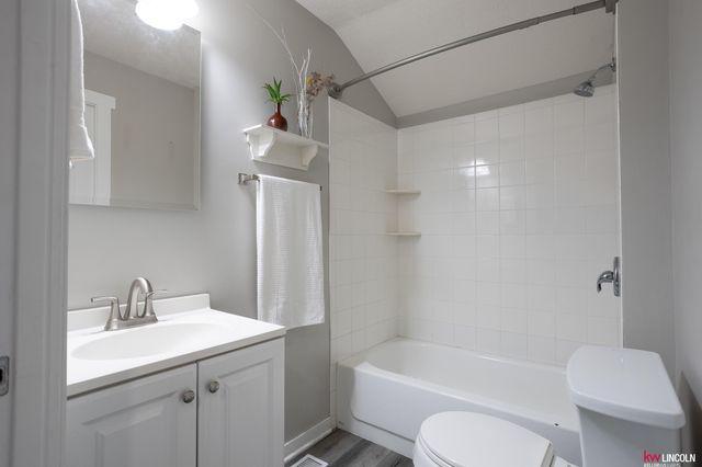 3341 S 42 Street, Lincoln, NE 68506