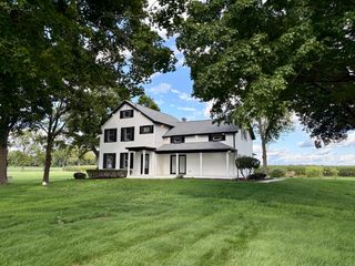 1407 N 2750W Road, Kankakee, IL 60901