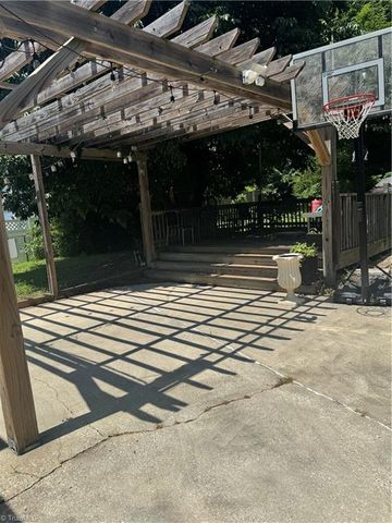 2004 BAILIFF Street, Greensboro, NC 27403