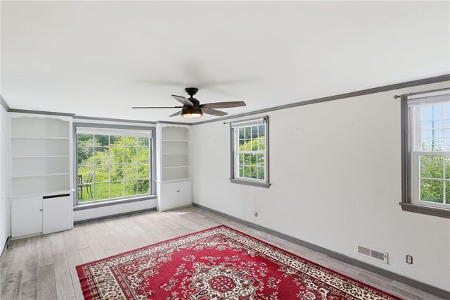 135 Glen Ellyn, Brighton, NY 14618