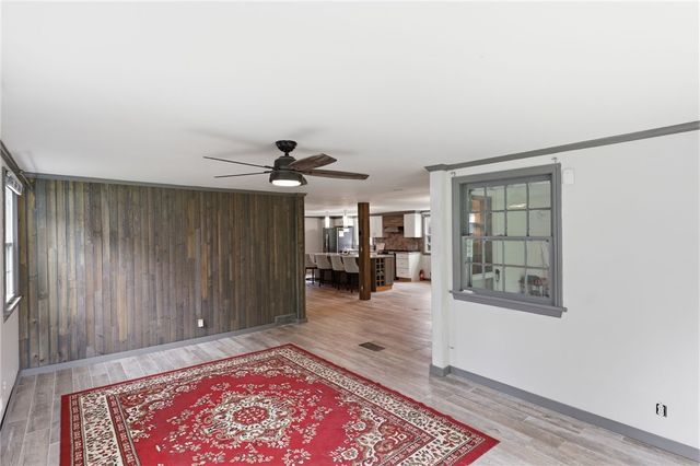 135 Glen Ellyn, Brighton, NY 14618