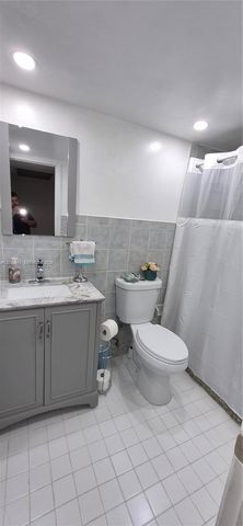1441 W Fairway Road, Pembroke Pines, FL 33026