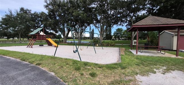 1441 W Fairway Road, Pembroke Pines, FL 33026