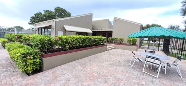 1441 W Fairway Road, Pembroke Pines, FL 33026
