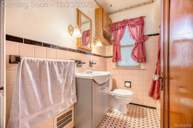 7256 Ready Avenue, Warren, MI 48091