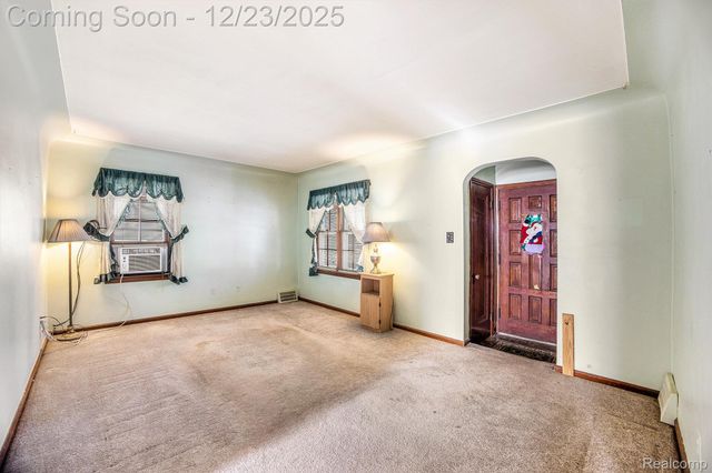 7256 Ready Avenue, Warren, MI 48091