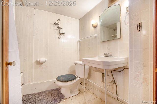 7256 Ready Avenue, Warren, MI 48091