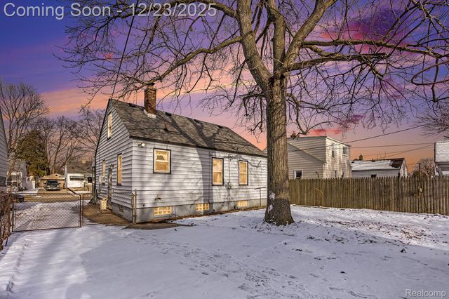 7256 Ready Avenue, Warren, MI 48091