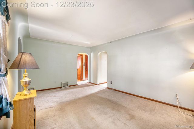 7256 Ready Avenue, Warren, MI 48091