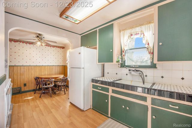 7256 Ready Avenue, Warren, MI 48091