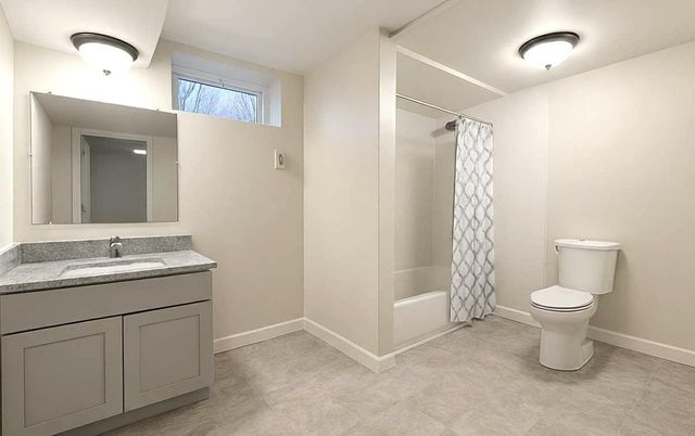 810 57th Avenue N, Brooklyn Center, MN 55430