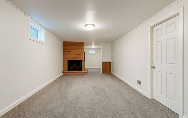 810 57th Avenue N, Brooklyn Center, MN 55430