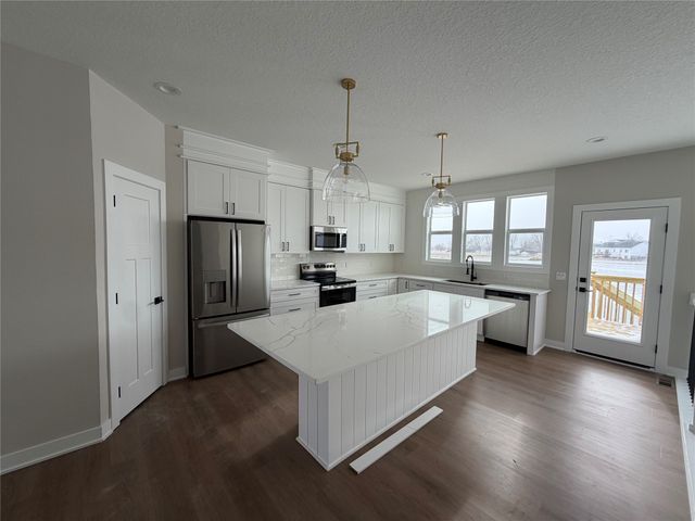 806 Kingman Boulevard, Madrid, IA 50156