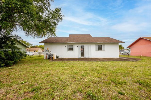 3490 NW 194 ST, Miami Gardens, FL 33056