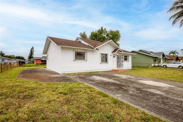 3490 NW 194 ST, Miami Gardens, FL 33056