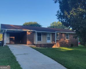 105 Holly Avenue, Fayetteville, GA 30215
