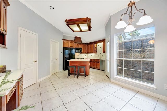 2421 Baycrest Drive, Houston, TX 77058