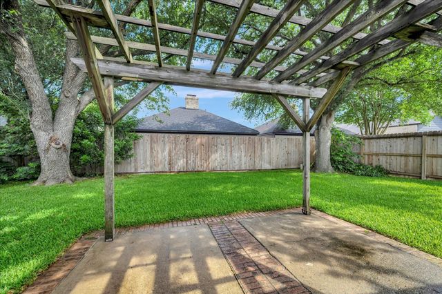 2421 Baycrest Drive, Houston, TX 77058