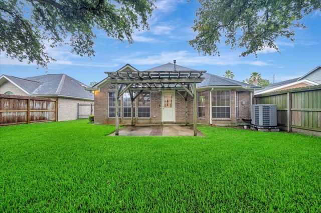 2421 Baycrest Drive, Houston, TX 77058
