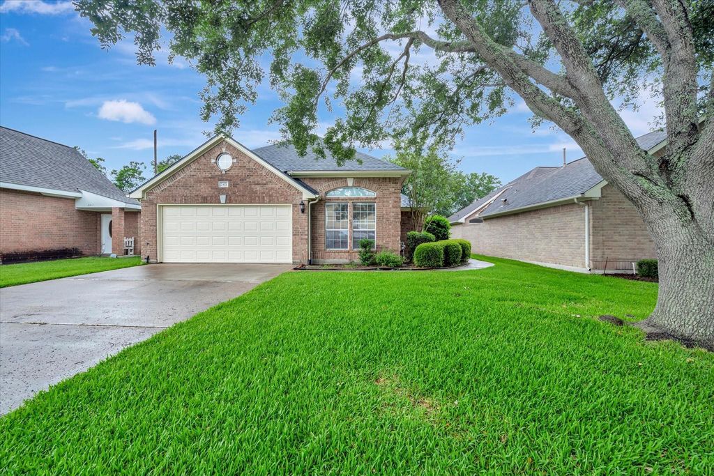 2421 Baycrest Drive, Houston, TX 77058