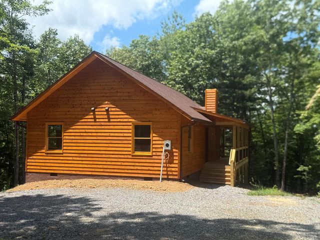 271 Cloud Les Lane, Murphy, NC 28906