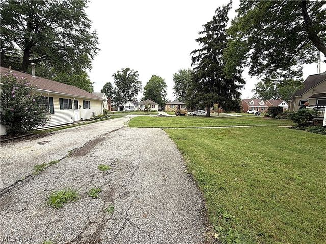 20661 Belvidere Avenue, Fairview Park, OH 44126