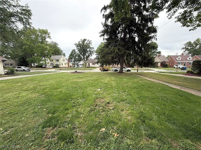 20661 Belvidere Avenue, Fairview Park, OH 44126
