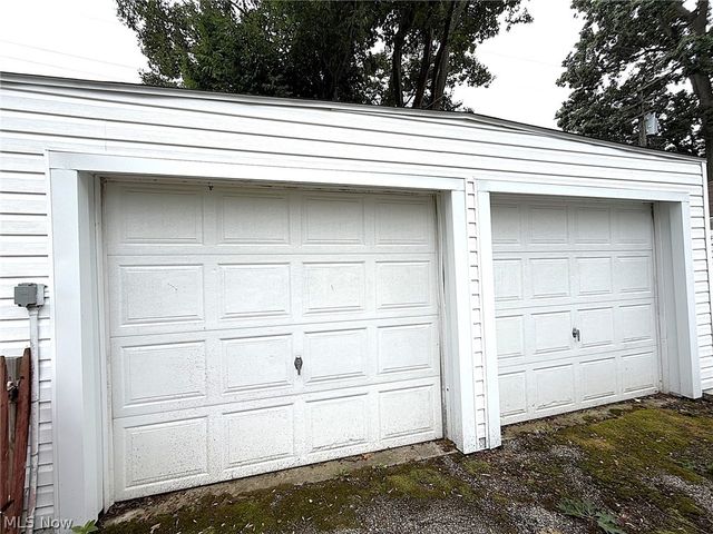 20661 Belvidere Avenue, Fairview Park, OH 44126
