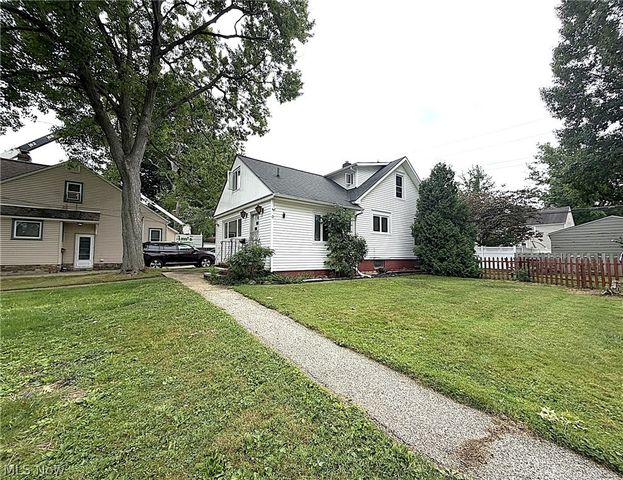 20661 Belvidere Avenue, Fairview Park, OH 44126