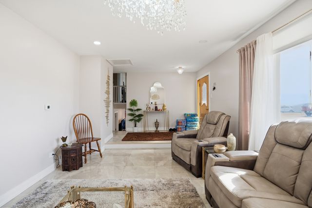 10459 S 81st Avenue, Palos Hills, IL 60465